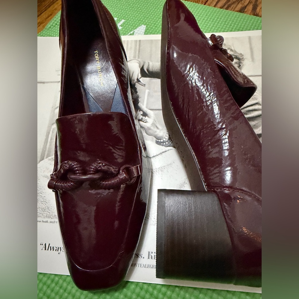 Tory Burch JESSA HEELED LOAFER in Burgundy Size 6 - never worn - Picture 6 of 6